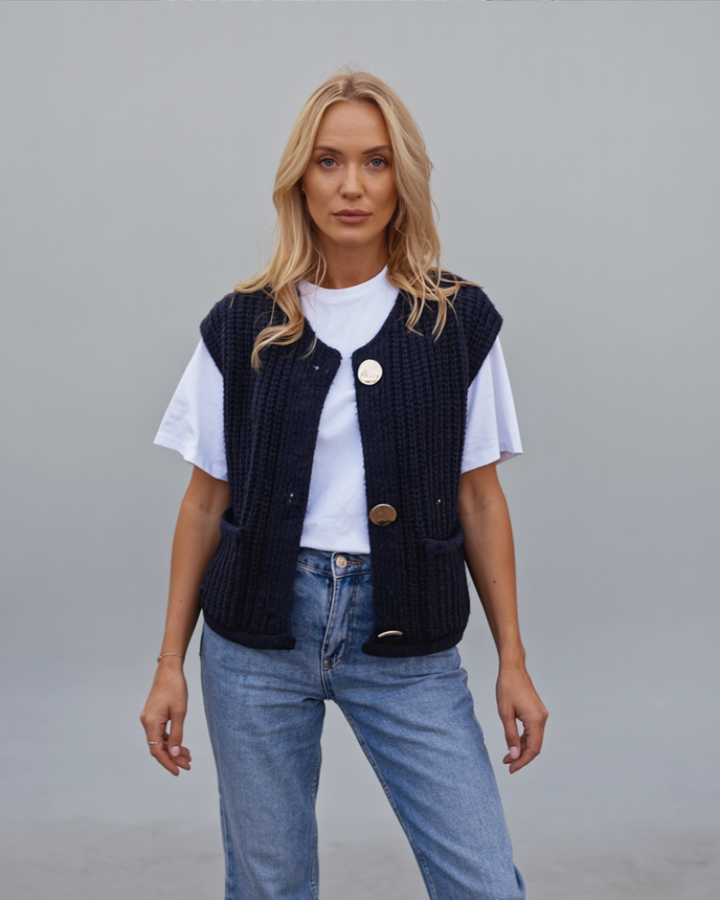Fenja | Chic lagerstrikket vest