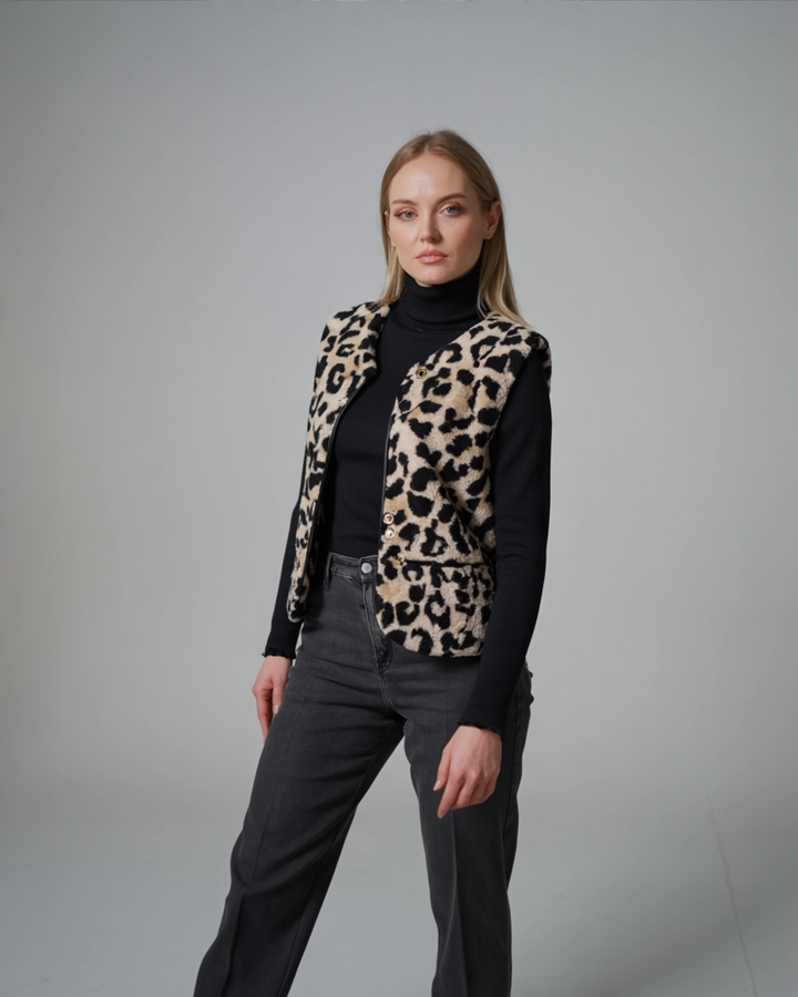 Astrid | Leopard strikket vest